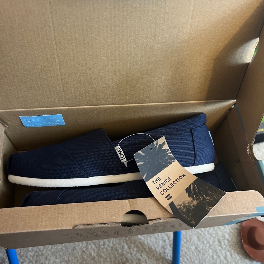 Toms size 9.5